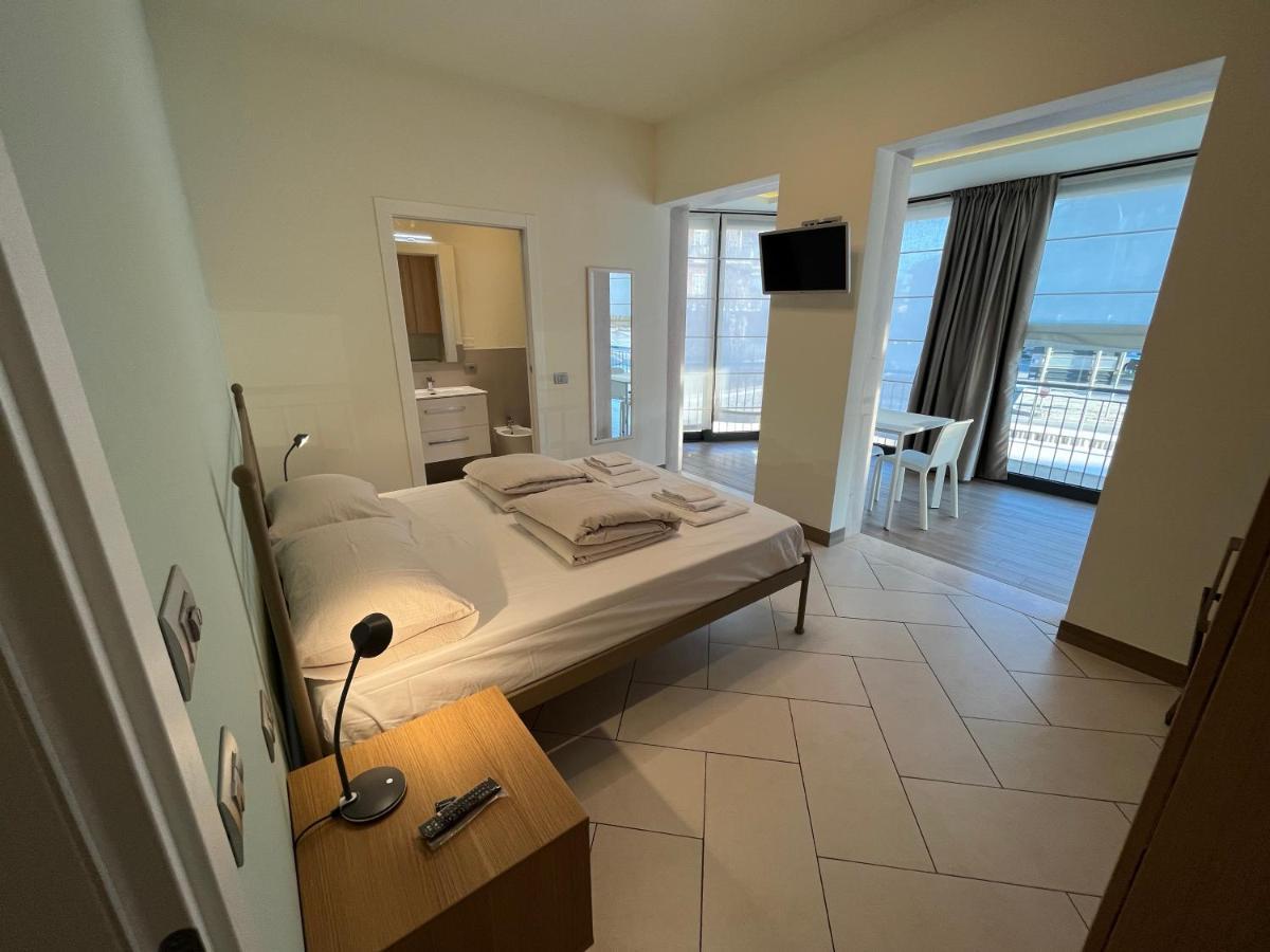 Casa Danzi Villa Peschiera del Garda Luaran gambar